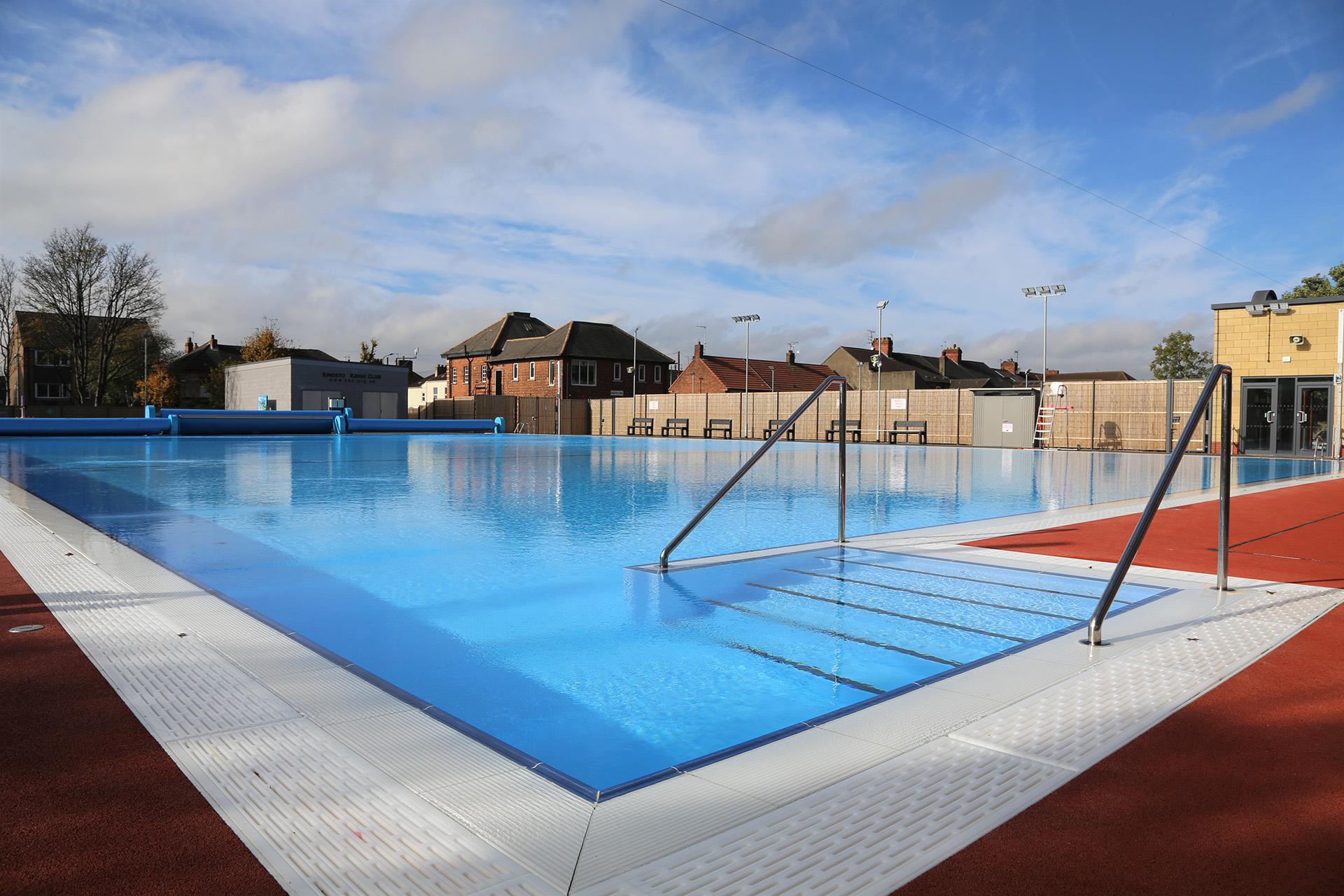 Albert Avenue Pools and Fitness lido